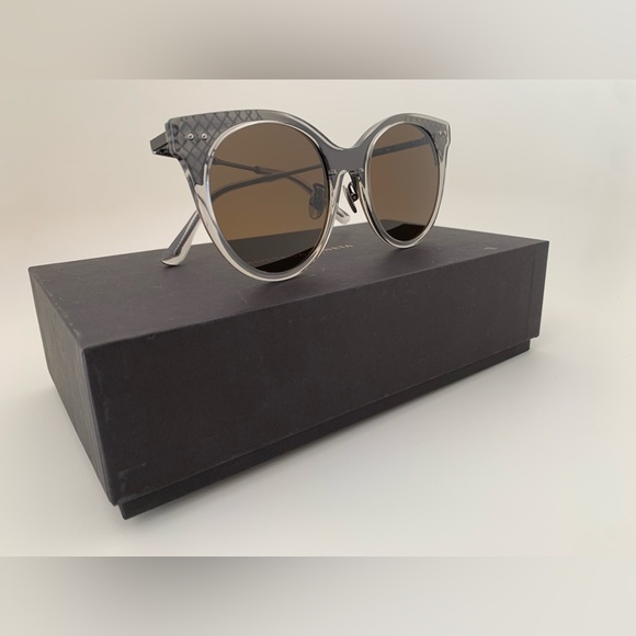 Brand new Bottega Veneta sunglasses - Picture 4 of 5